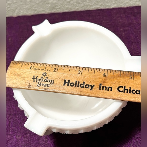 VINTAGE WESTMORELAND? ROUND HOBNAIL FOOTED WHITE MILK GLASS ASHTRAY SALSA DISH - Picture 6 of 7